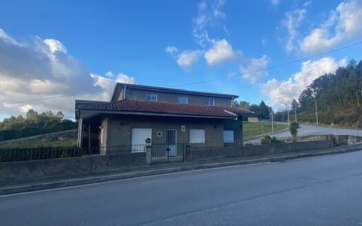 MORADIA ISOLADA T4 EM VANDOMA-PAREDES