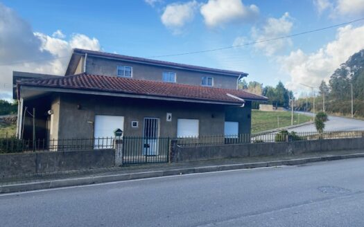 MORADIA ISOLADA T4 EM VANDOMA-PAREDES