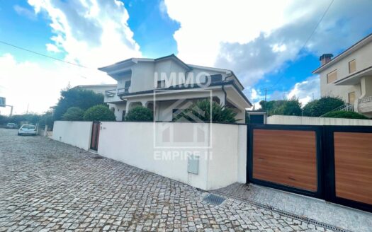 MORADIA ISOLADA – LOUSADA