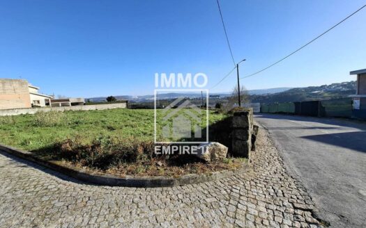 TERRENO COM VIABILIDADE DE CONTRUÇÃO DE 2 MORADIAS