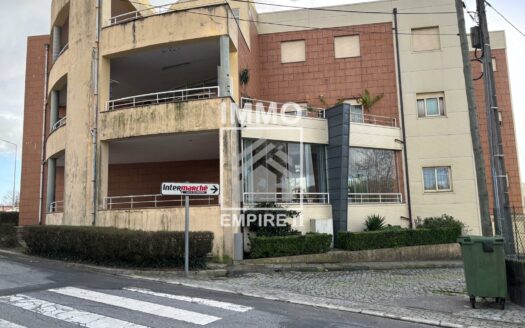 T3 MOBILADO EM CARVALHOSA – PAÇOS DE FERREIRA